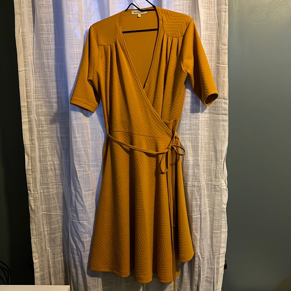 Shabby Apple Wrap Midi Dress. Size 14